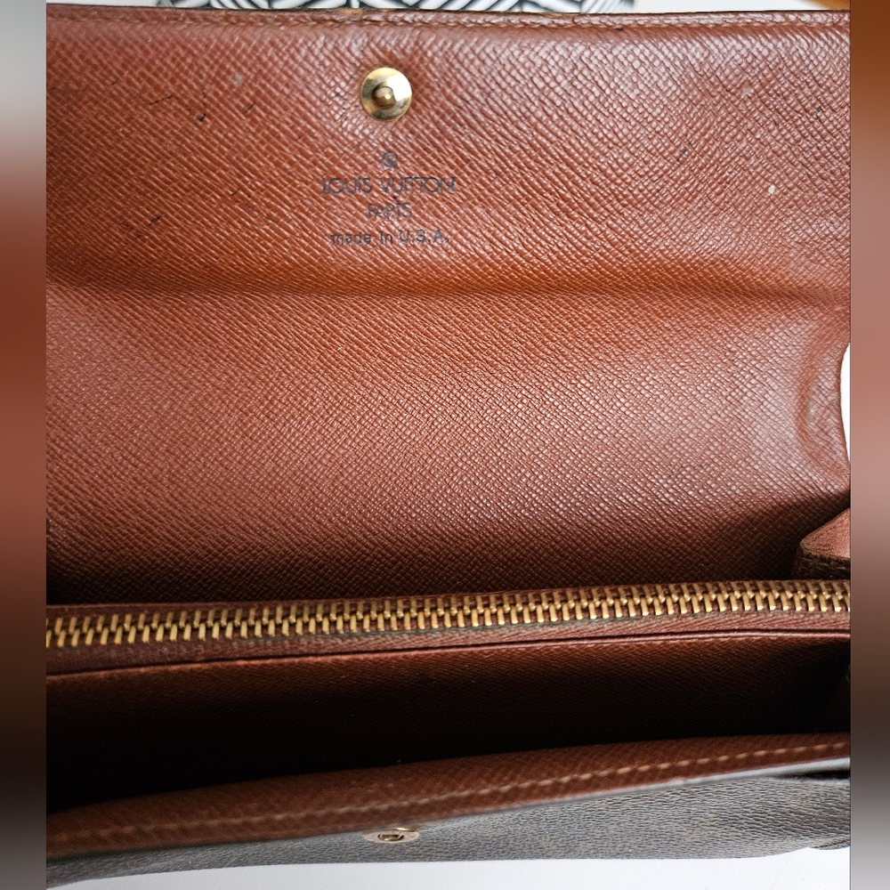 LOUIS VUITTON Vintage Brown Monogram Wallet With COA - Picture 5 of 16